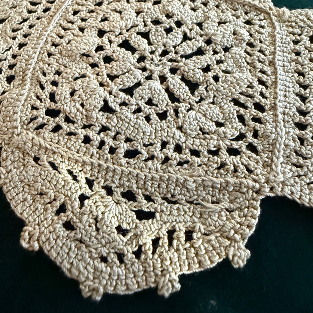 Vintage Handmade Crochet Lace Antimacassar Chair Set Beige Floral 3 Piece - Picture 2 of 9